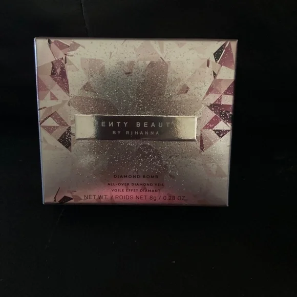 SOLD Fenty Diamond Bomb in How Many Carats Face & Body Highlighter - Picture 15 of 16